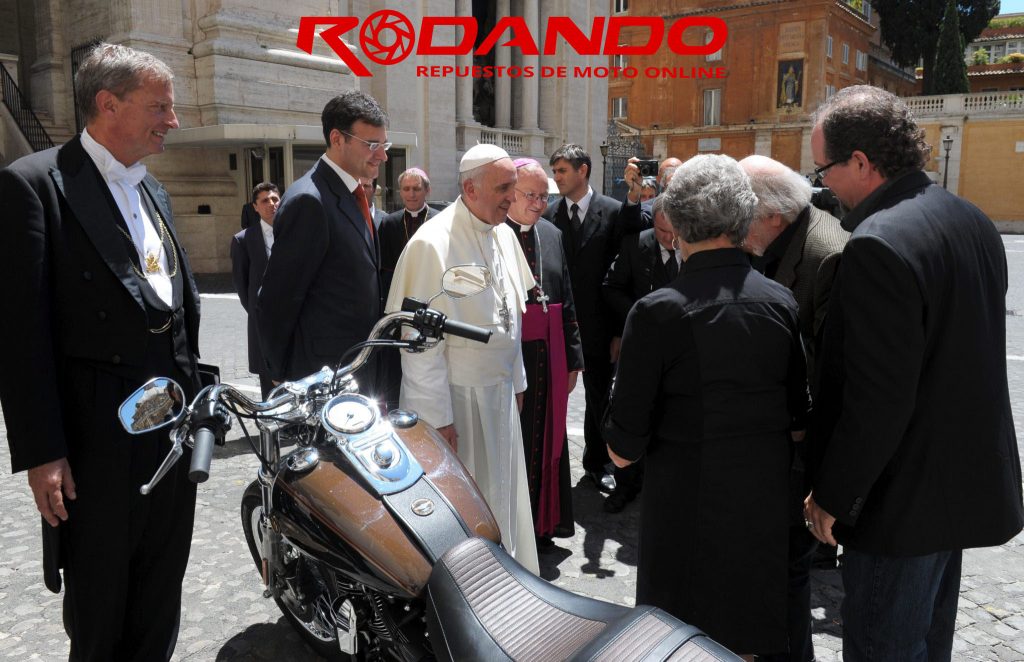 Papa Francisco y las motos